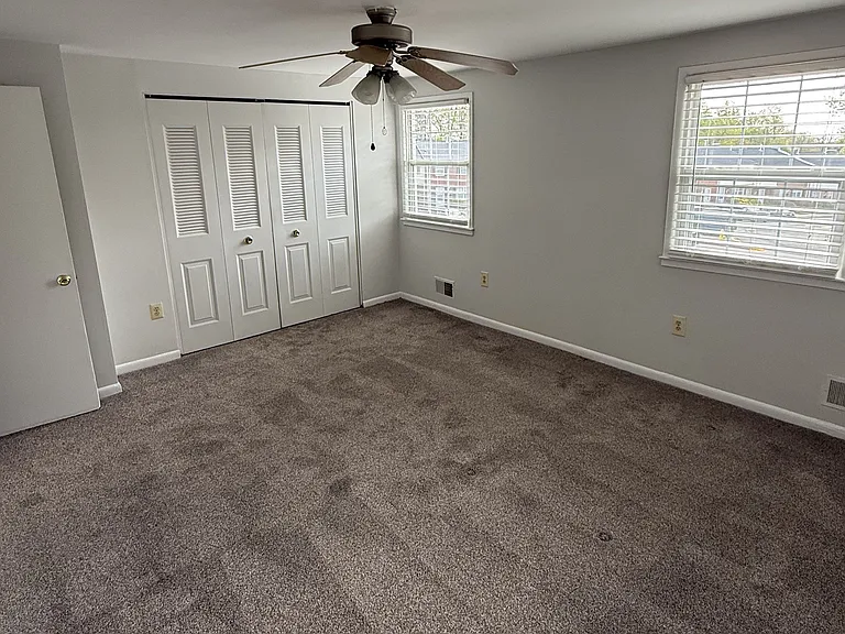 Longview — Photo 124