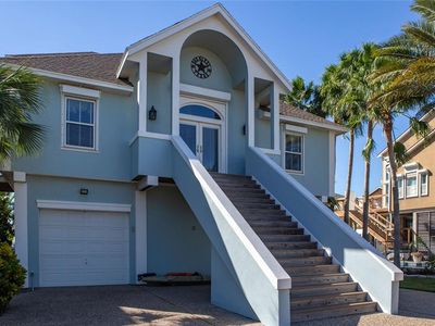 219 Lokai St, Tiki Island, TX, 77554