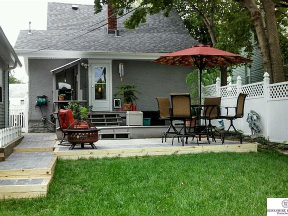 Enjoy plenty of space in the backyard to entertain or an evening with a fire pit. There is even room