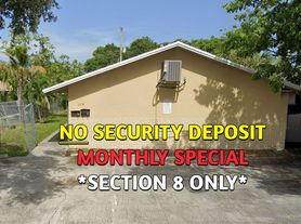 1104 Nw 8 Ave - Shalomax, 1