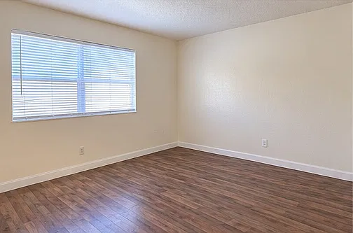 3701 SW 59th Terrace — Photo 4