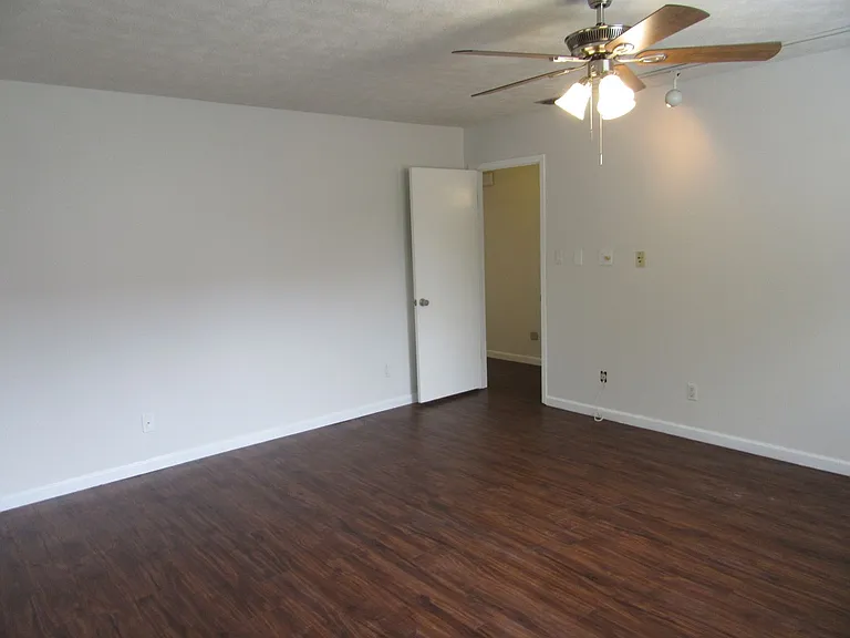 8629 Deerpoint Dr — Photo 27