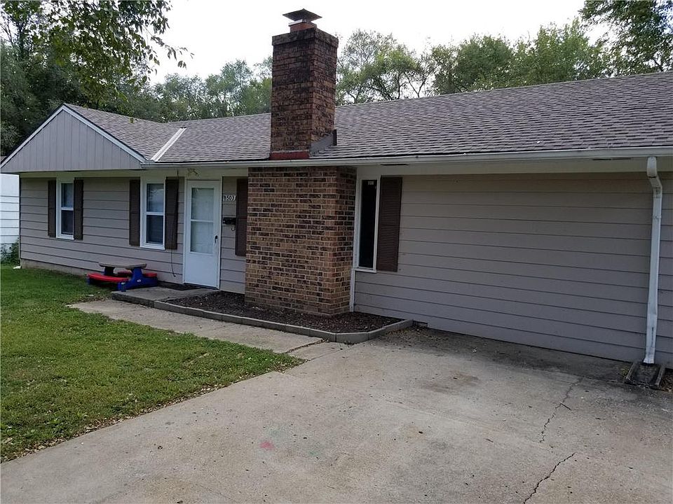 2nd image of 8503 E 111th St