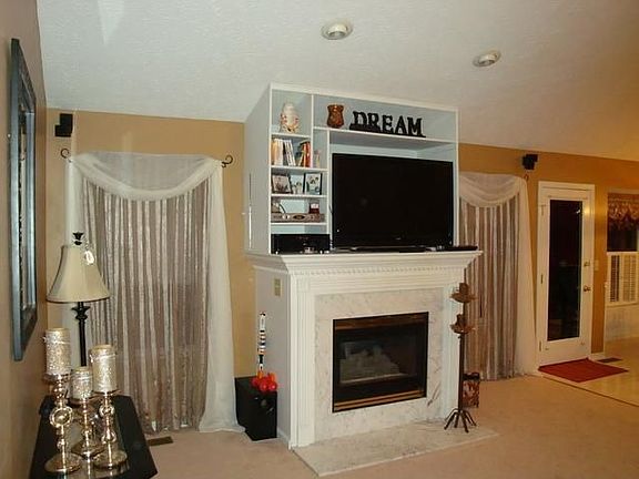 4th image of 2696 Hilltop Ct