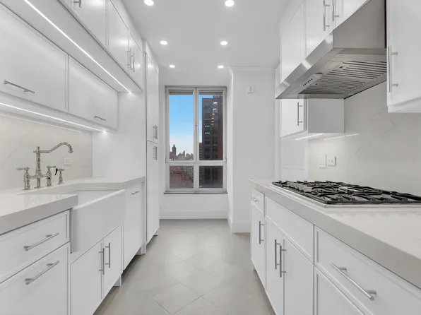 351 East 51st Street image 5 of 13