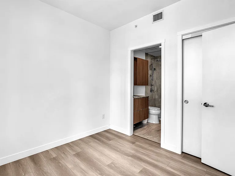 626 Claremont St #1002 — Photo 17