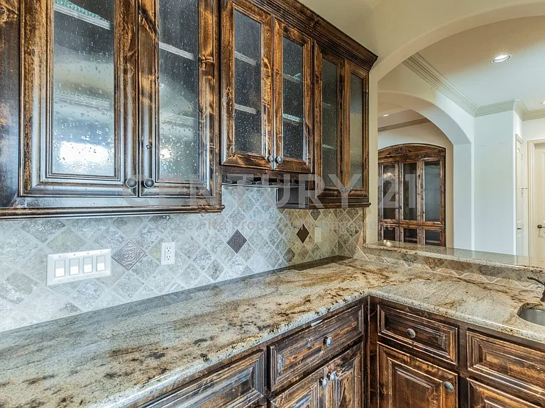 7565 Rawlins Ln — Photo 15