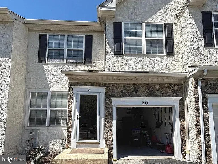 233 Tall Pines Dr — Photo 1