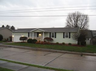 608 McKenna Dr, Williamstown, WV 26187