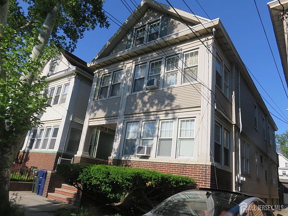 2nd image of 68 Catalpa Ave