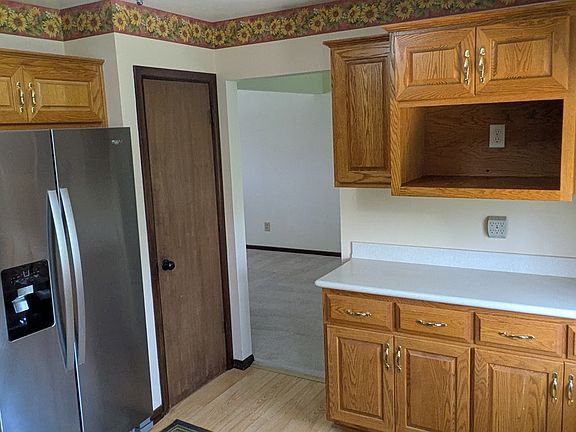 4th image of 418 Lincoln Ln