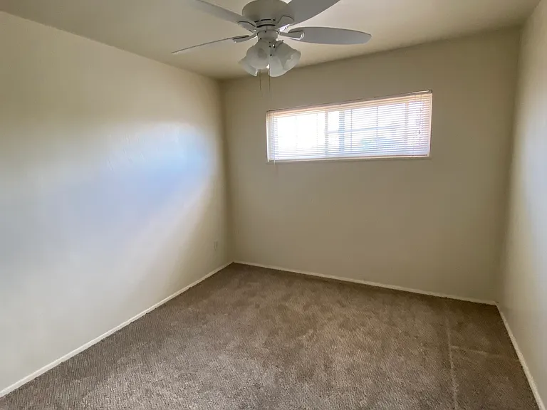 2722 Fairmount Ave — Photo 6