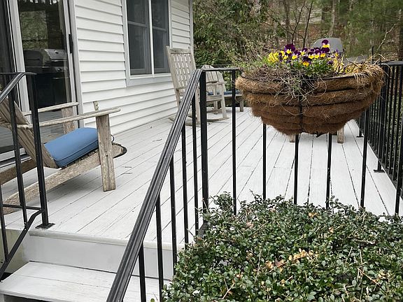 5th image of 119 Jenny Lind Dr