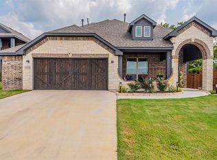 1033 Kingston Dr, Godley, TX 76044