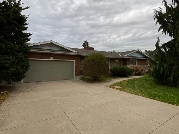 232 McNeilly Rd, Hamilton, ON L8E 5H9