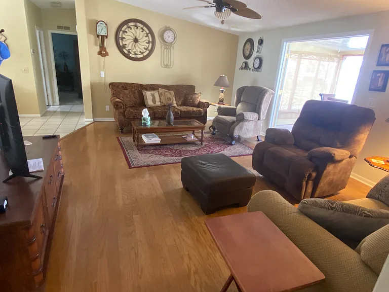 1411 W Schwartz Blvd — Photo 16