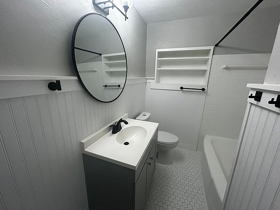 5th image of 1440 S Gadsden St #1