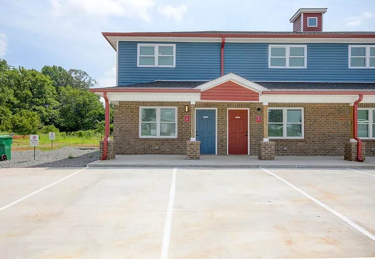 199 Seays Rd #25F — Photo 1