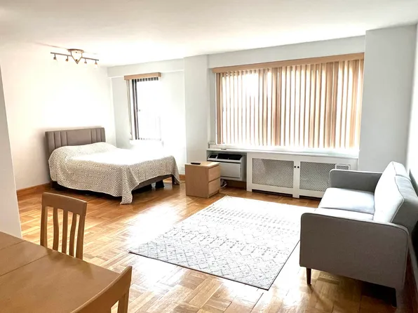 301 East 63rd Street 9K image 1 of 12