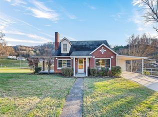654 Ratcliff Cove Rd, Waynesville, NC 28786