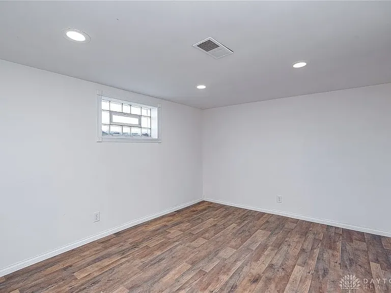 3001 Delaine Ave — Photo 14