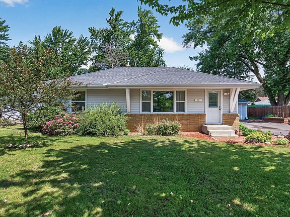 4th image of 211 92nd Ave NE