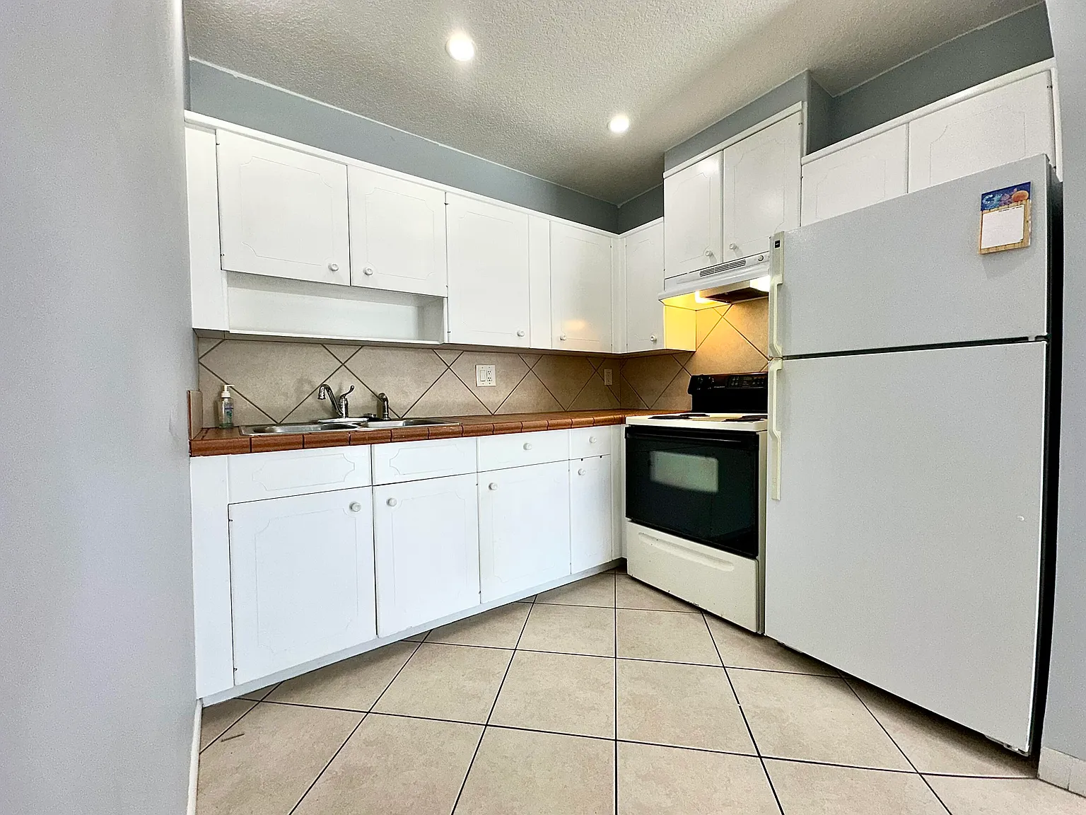 2 bed, 2.0 bath, 771 sqft, $1,900 — Photo 3