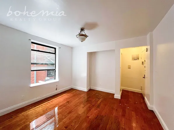 553 Academy Street image 1 of 4