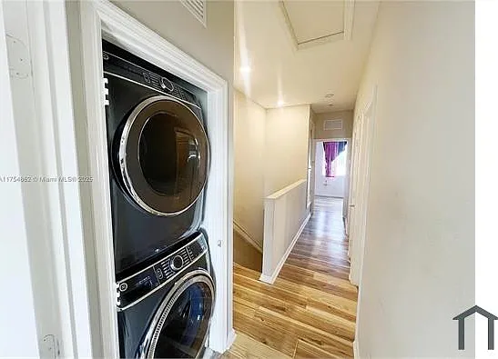 3 bed, 1442 sqft, $3,300 — Photo 4