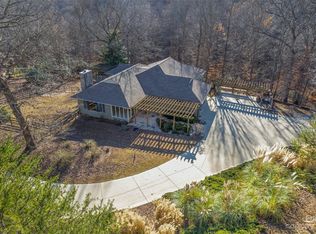 300 Riverknoll Ln, Tryon, NC 28782