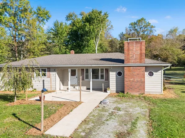 217 E Booe Rd, Austin, IN 47102