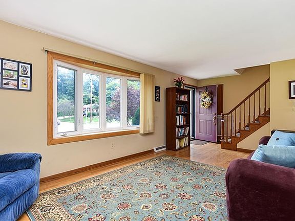 5th image of 885 Forestridge Dr