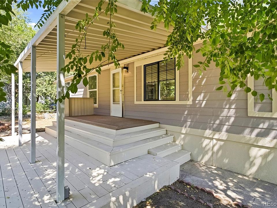 1st image of 701 Cardinal Drive