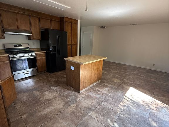 3rd image of 5083 Moss Creek Cir