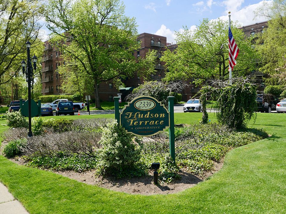 Welcome to Hudson Terrace!