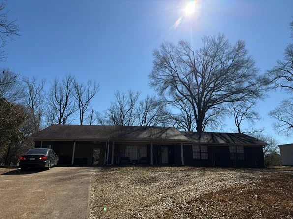 719 Cherokee Ln, Grenada, MS 38901