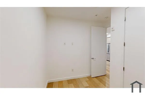 Building Photo - 1806 I St NE #10