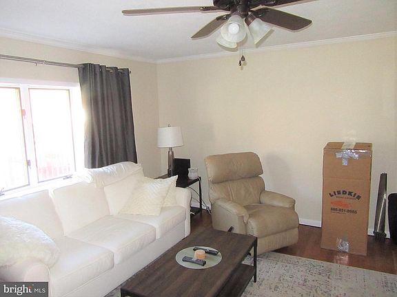 4th image of 506 Shue Dr