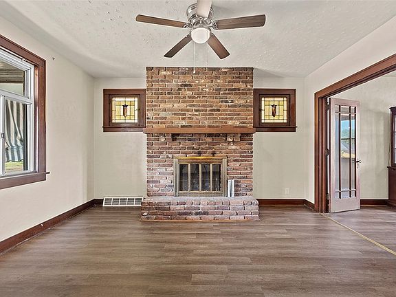 5th image of 148 W Larkspur St