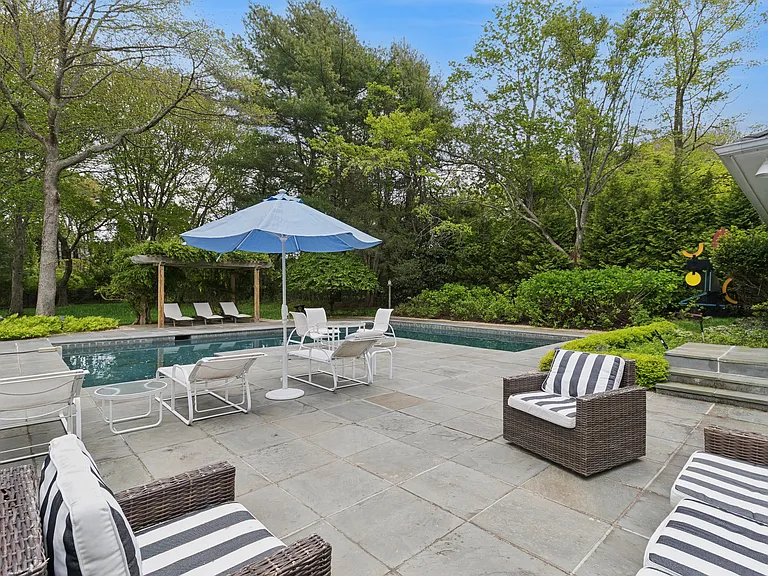 230 Mill Pond Ln — Photo 31