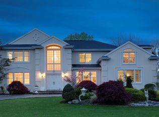 1 Chauncey Pl, Woodbury, NY 11797