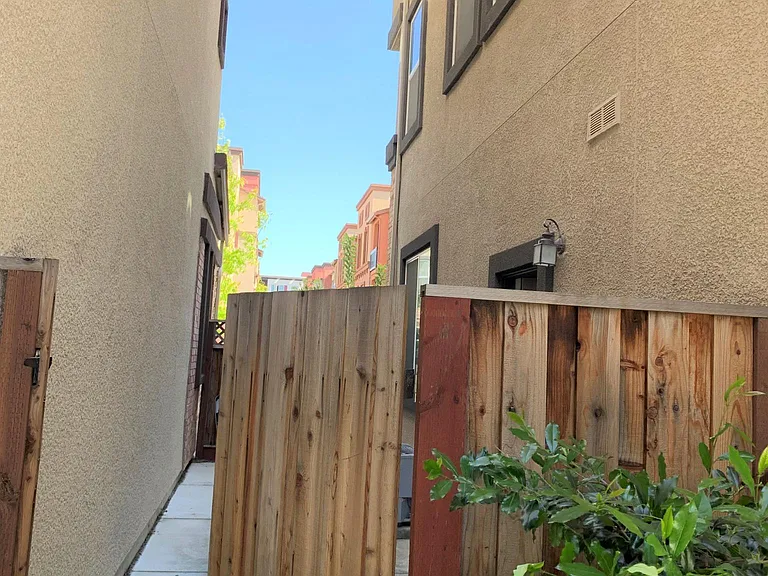 1583 Mercado Way — Photo 13