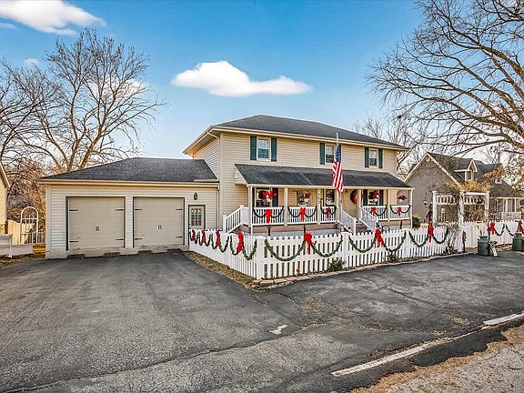 4th image of 1502 E Sycamore Street