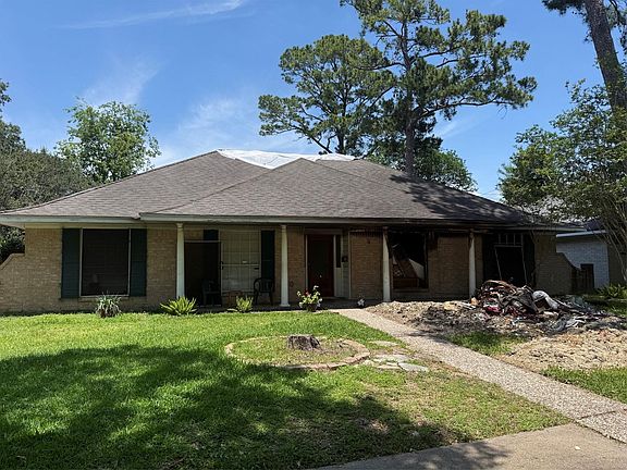 2nd image of 1004 Candlelight Ln