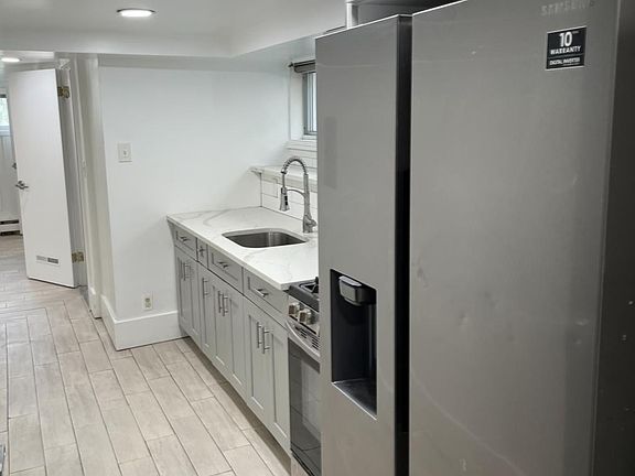 2nd image of 224 19th Ave Floor 1