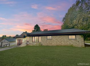 200 S Tamarack St, Iron Mountain, MI 49801
