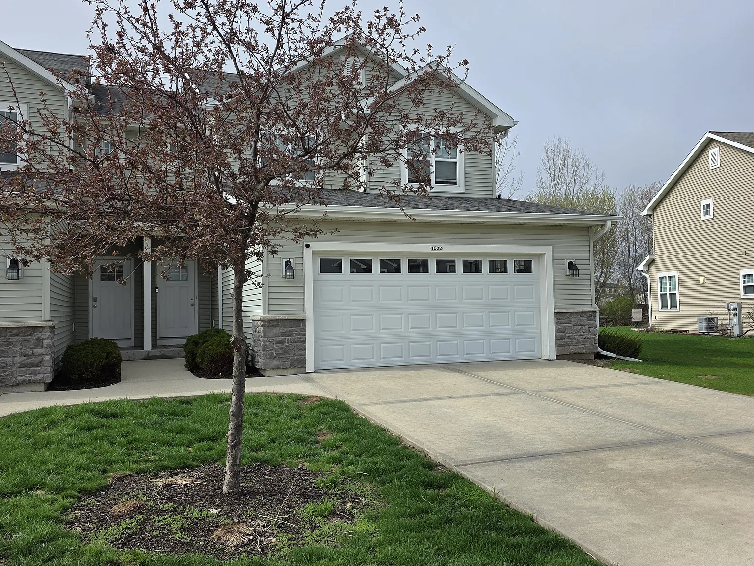 3 bed, 2.5 bath, 1650 sqft, $2,195 — Photo 1