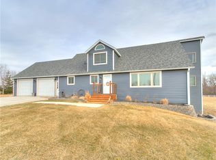 201 Webb Ct, Maxwell, IA 50161