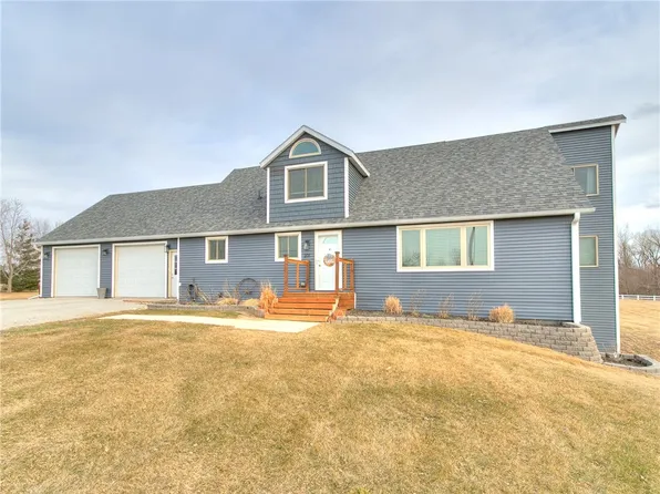 201 Webb Ct, Maxwell, IA 50161