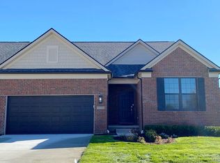 55710 Oak Pointe Dr, Shelby Township, MI 48315
